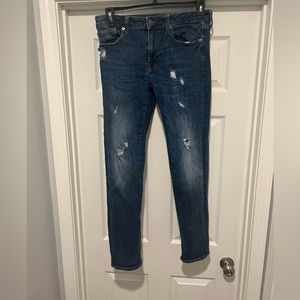 Brand: American Eagle  |  Size: 31/32  |  Slim Straight Jeans